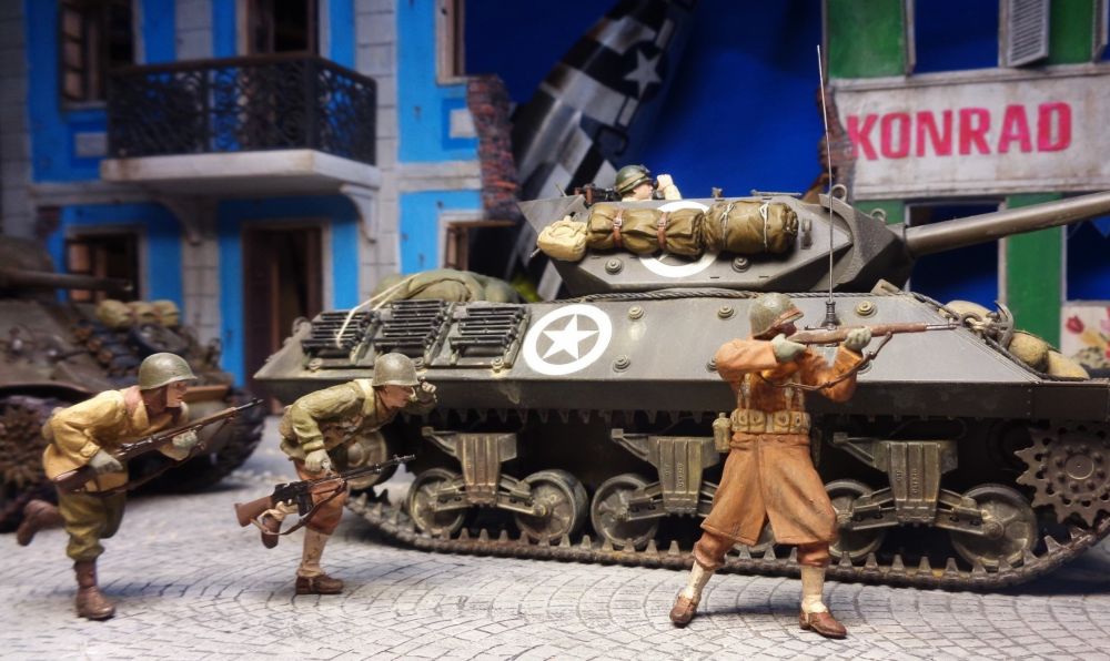 戦車ジオラマ 1/35 ロシアSU122と親衛隊兵士 戦車ジオラマ 1/35 ロシア
