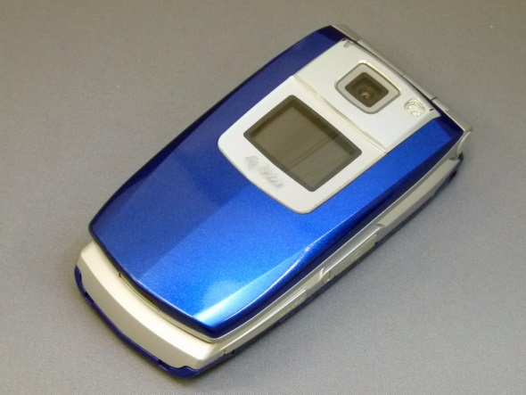 海外で通話もiモードもできる初めてのFOMA「N900iG」：懐かしの