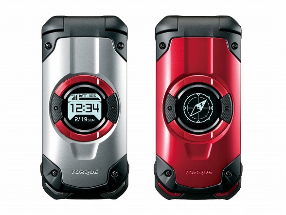 auの折りたたみ型タフネスケータイが約6年ぶりに登場――「TORQUE X01