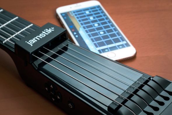 これなら弾けるようになれるかも──スマートギター「jamstik+