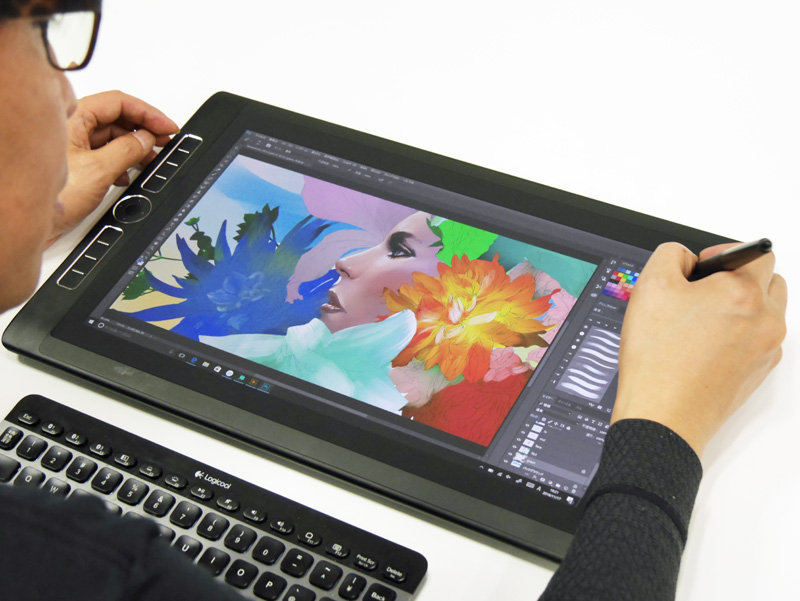 据え置きと同じ書き味を追求「Wacom MobileStudio Pro」をプロが触った