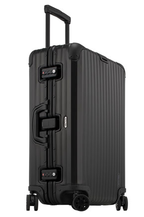 リモワ、黒を愛する人のために「トパーズ ブラック コレクション