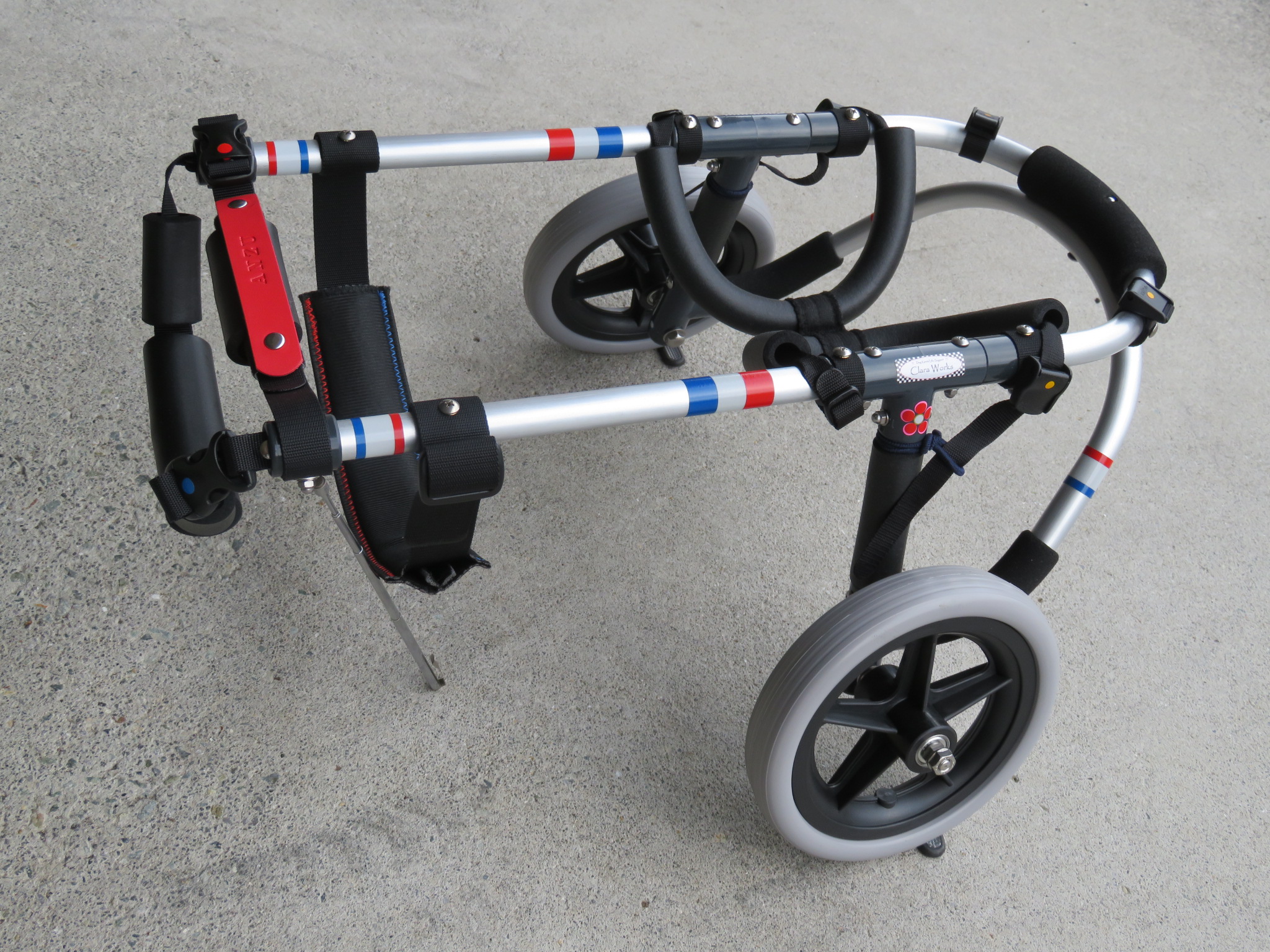 犬用車いす 赤と黒 大きな車輪 アドワークス 【公式通販】