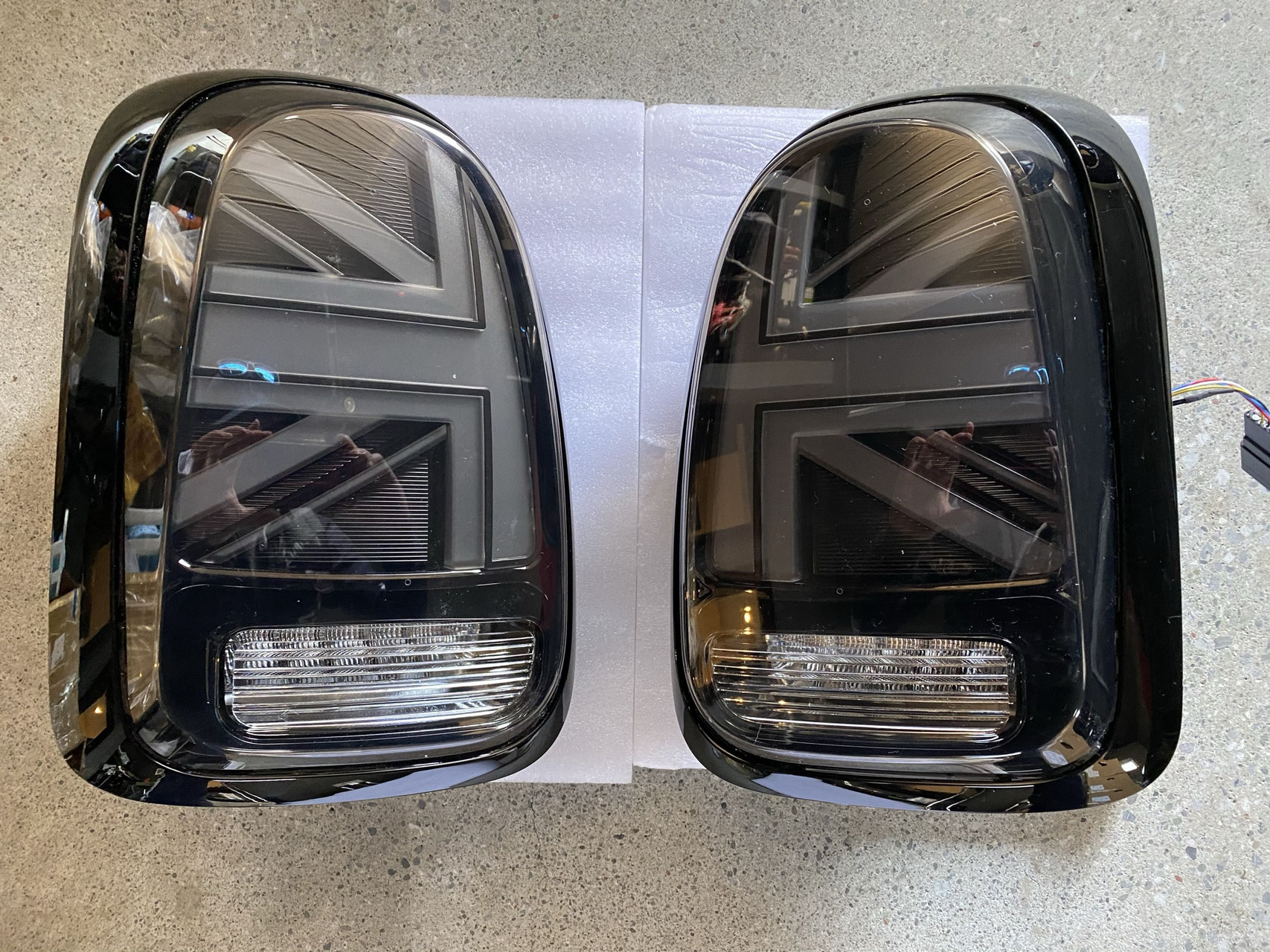 MINI F60クロスオーバー ユニオンジャックダークテールライトSET