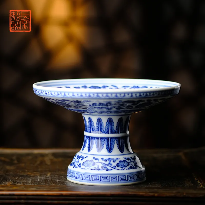 青色と白色の花模様の茶器 青と白の花柄陶器茶碗