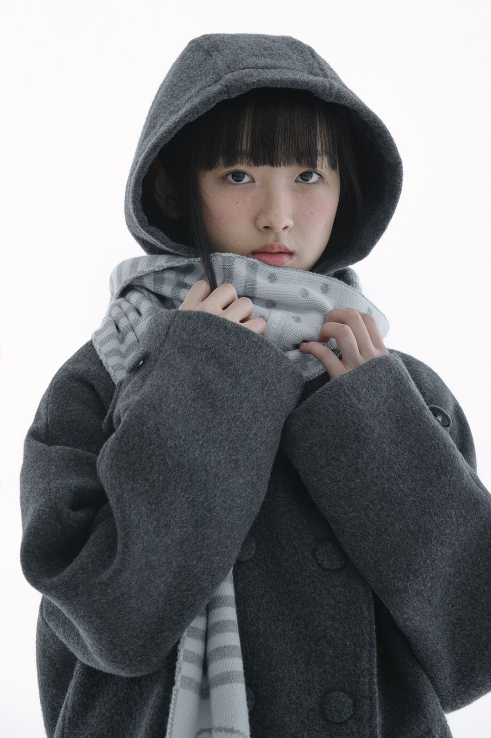 MUSINSA公式 | HUG YOUR SKIN エンジェルウィングストライプポンポン