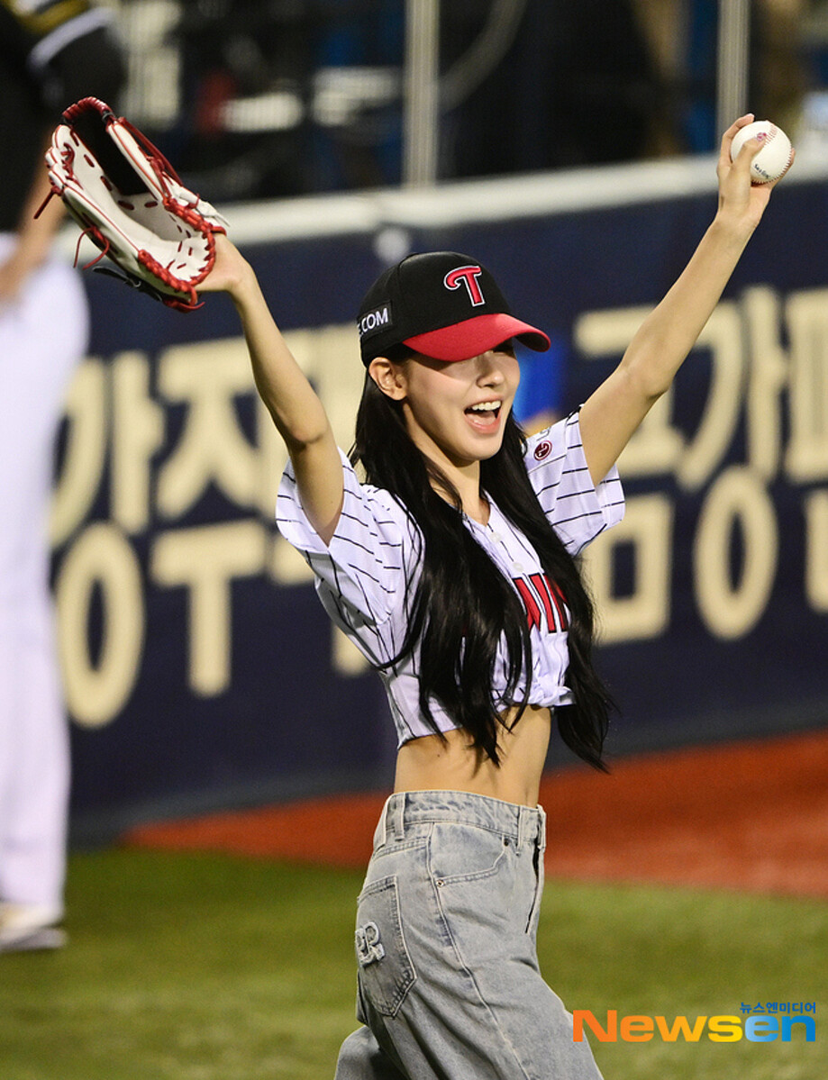 カリナ aespa 野球 ユニフォーム MLB野球ユニフォーム×エスパ KARINA