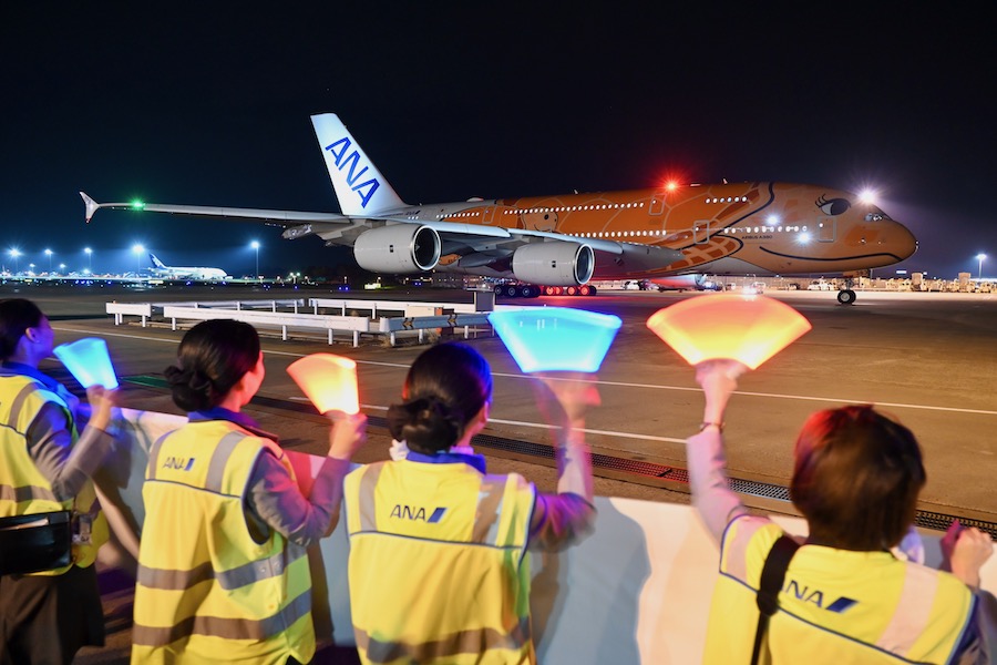 ANA、オレンジ色の「FLYING HONU」3号機デビュー 受領から空白の2年