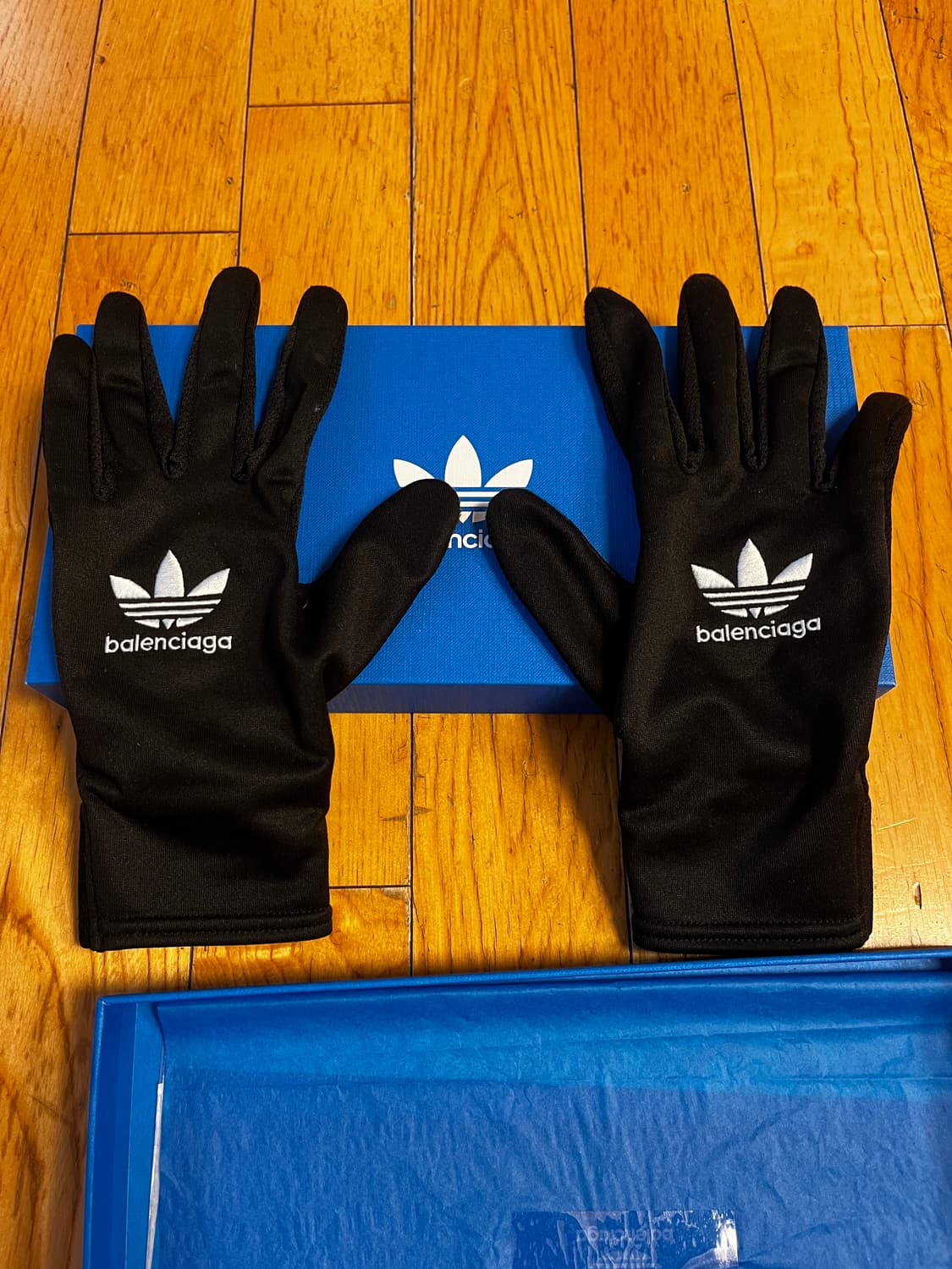 Balenciaga x adidas Gloves 【公式通販】