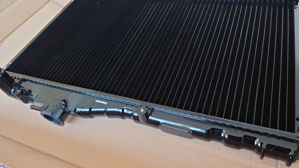 AE86ラジエター(純正同等品) | ナカヤマレーシング