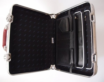 リモワ RIMOWA TOPAS アタッシュケース 22L 928.14 中古品 | ジョイ