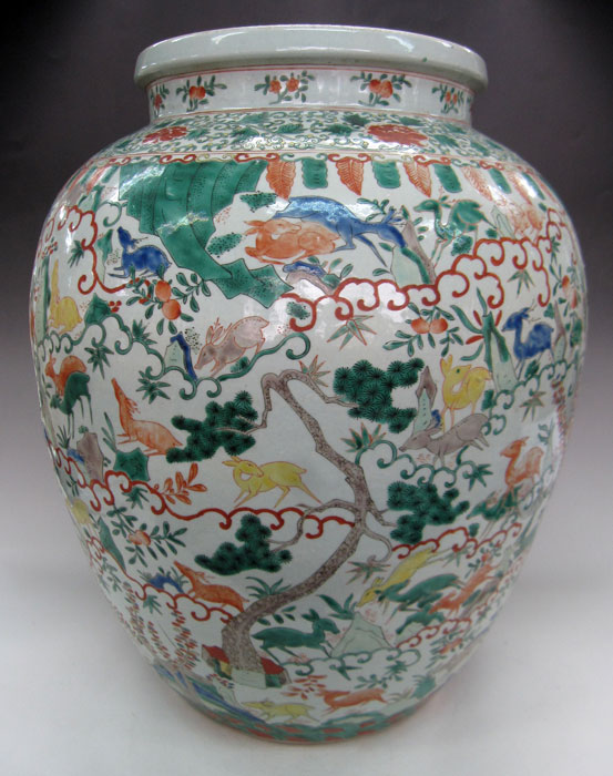 大明嘉靖款五彩龍紋帯蓋冬瓜瓶 景徳鎮 陶磁器 装飾品 現代工芸品 美術