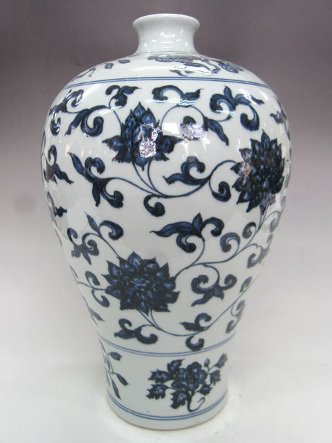 中国陶磁器 元染付 中瓶子壺 中国元明朝染付白釉