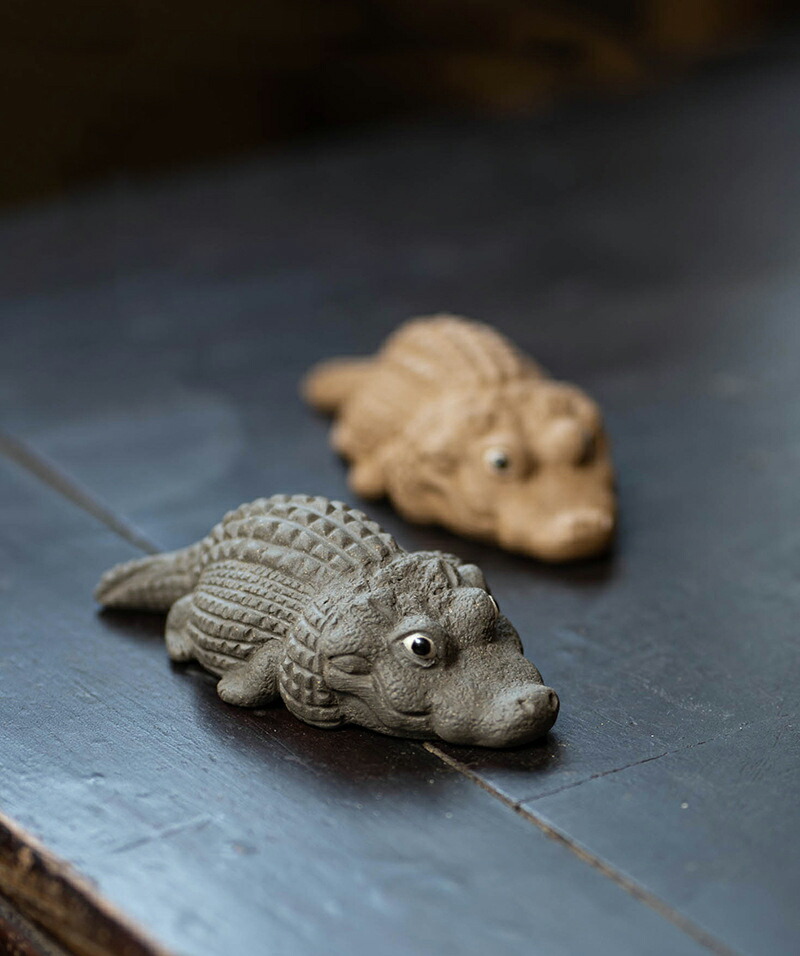 IwaiLoft クロコダイルの置物 陶器 茶寵 手作り オブジェ かわいい