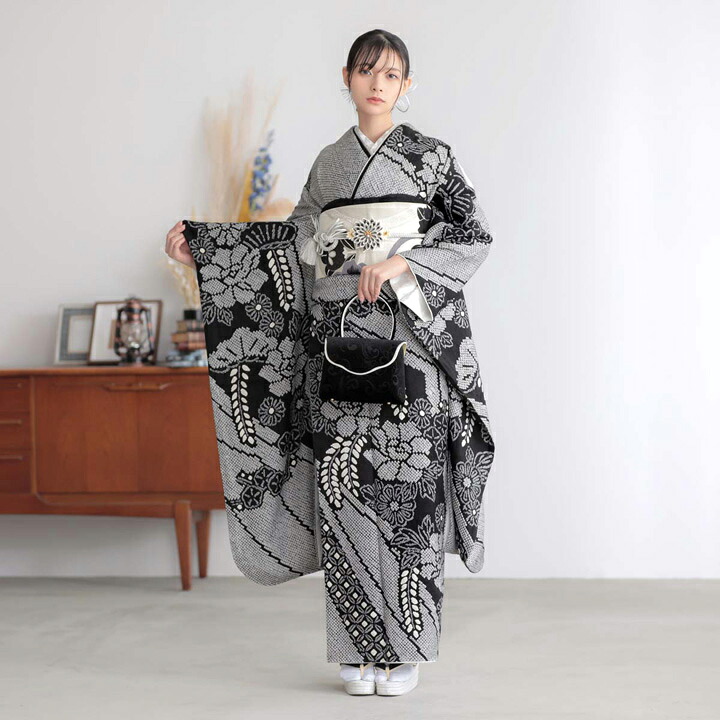 ☆新品未使用☆女性用振袖 化繊 未仕立て 黒系花模様振袖 リメイク 振袖
