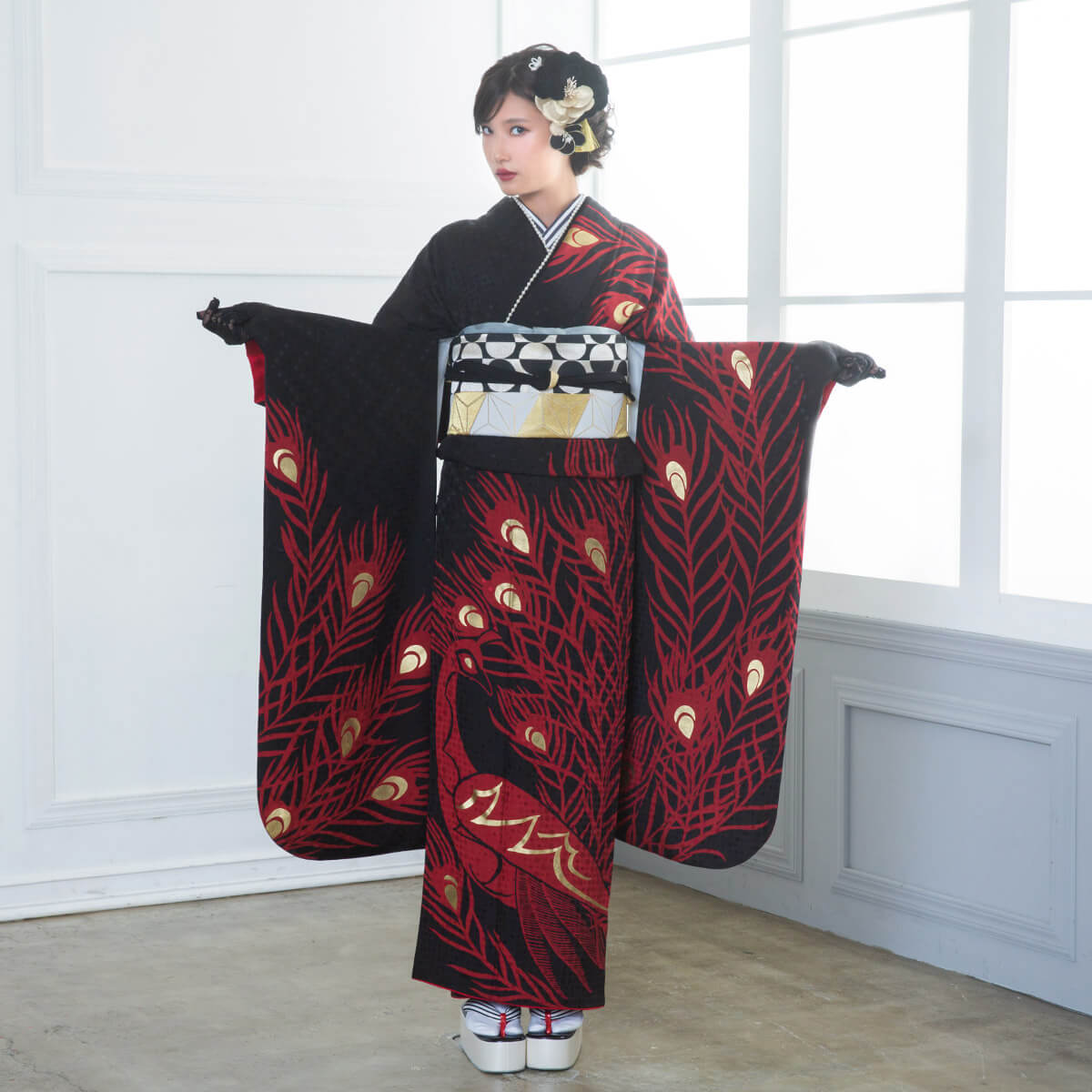 振袖 フルセット6点サイズL孔雀花文 暈し染 黒地 銀彩