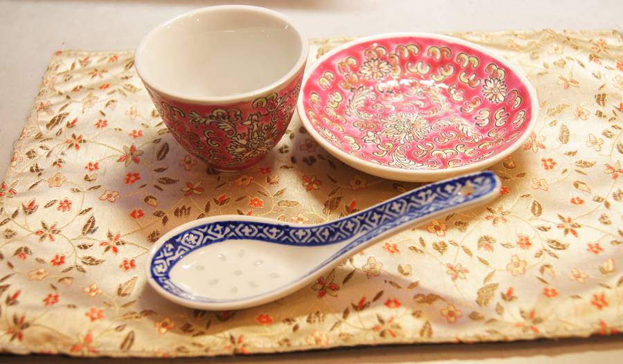 楽天市場】景徳鎮 赤洋連 粉彩 反口 3寸皿 23174104A : 天宝堂