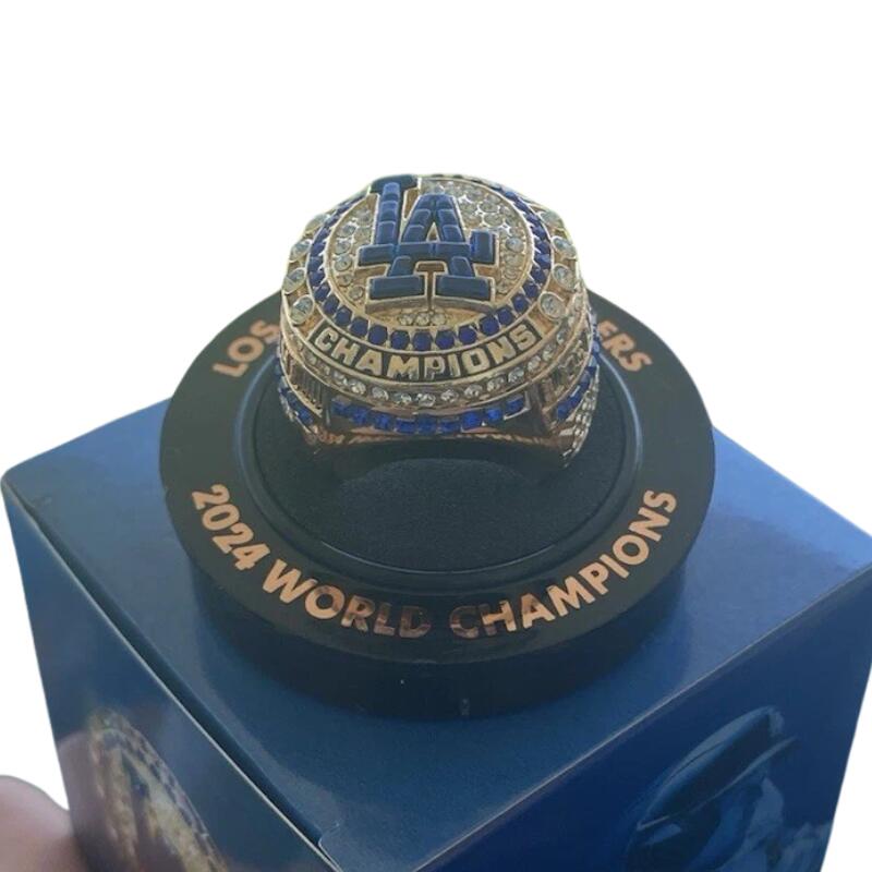 ロハス リング ワールドチャンピオン ドジャース 来場者限定 8000個