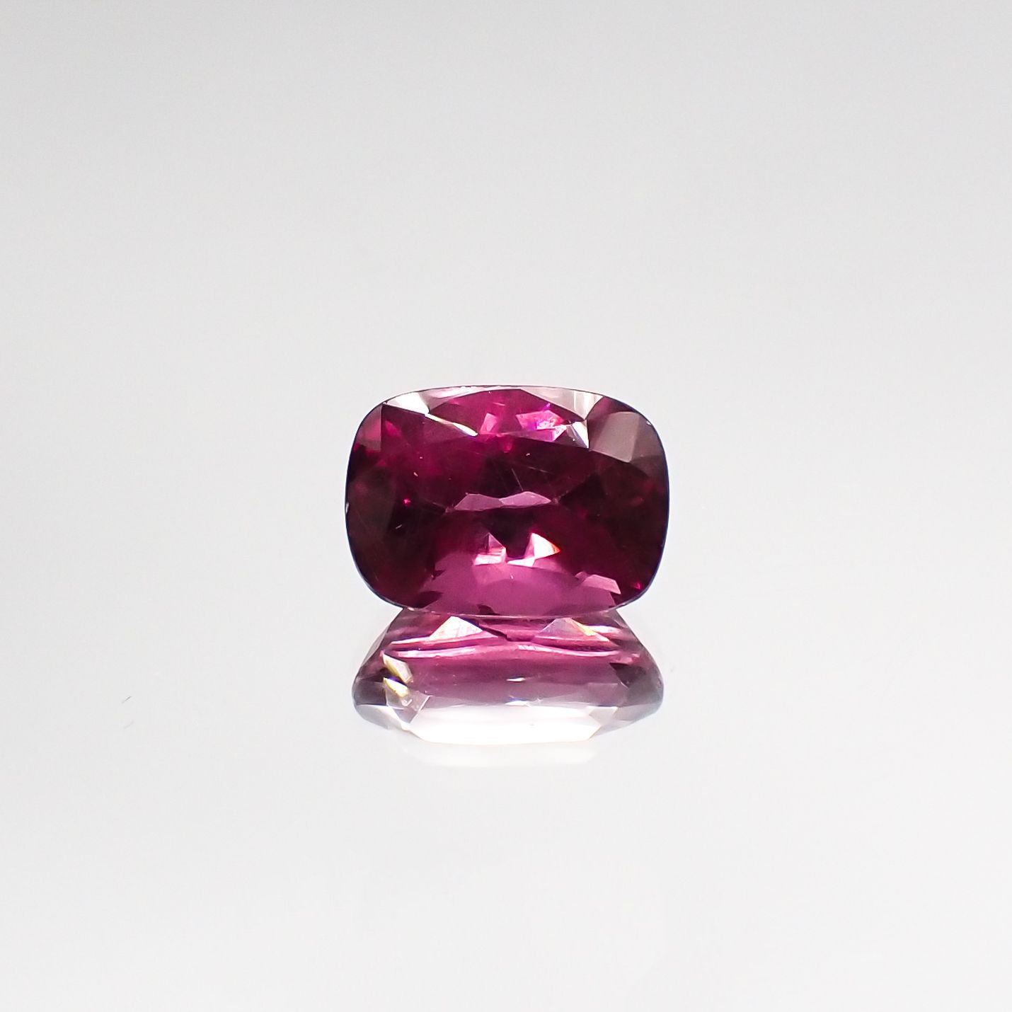 マラヤガーネット(宝石名パイロープ スペサルティン アルマンディン