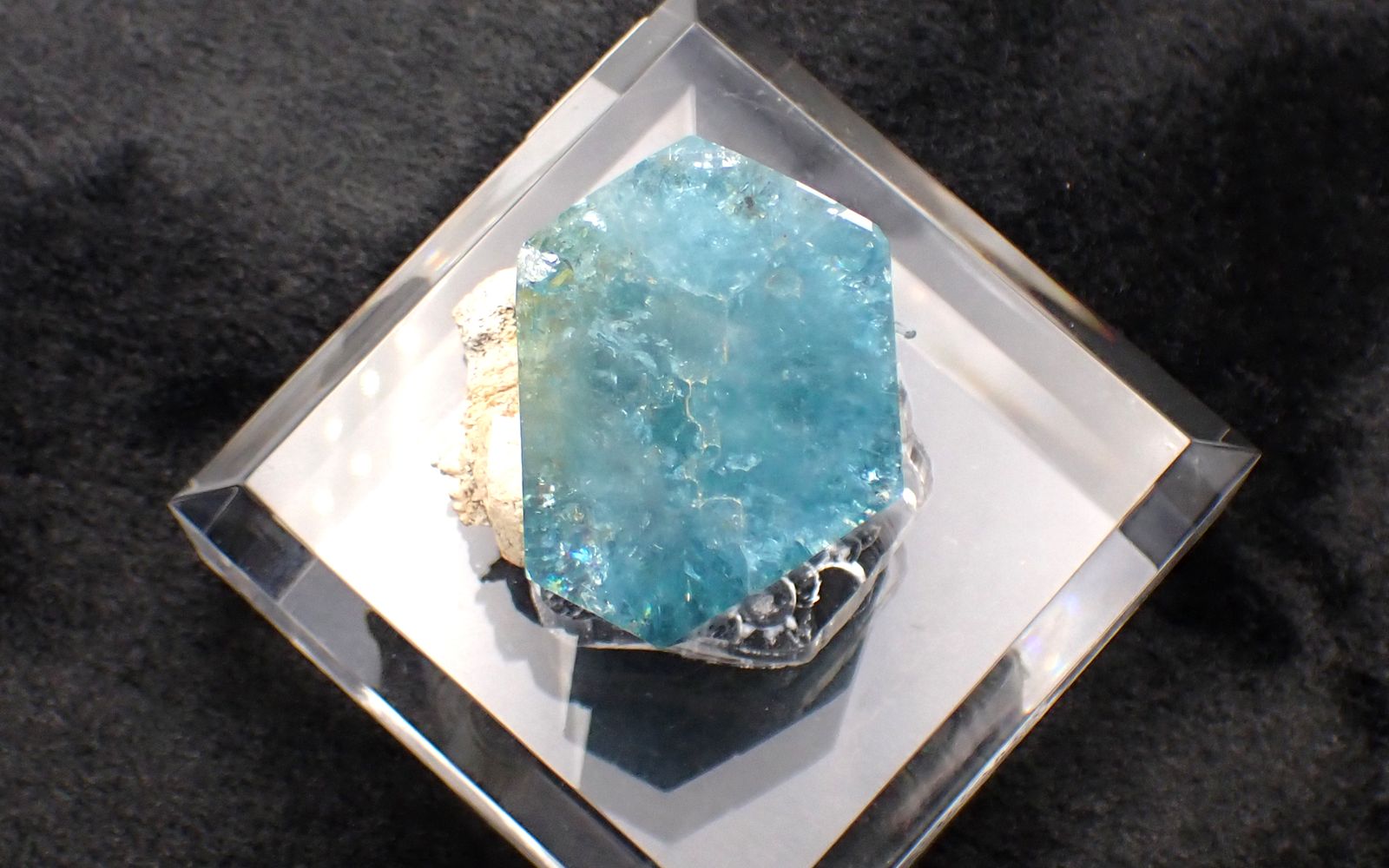 エメラルド。アクアマリン。黄トルマリン。スペサルティンガーネット4