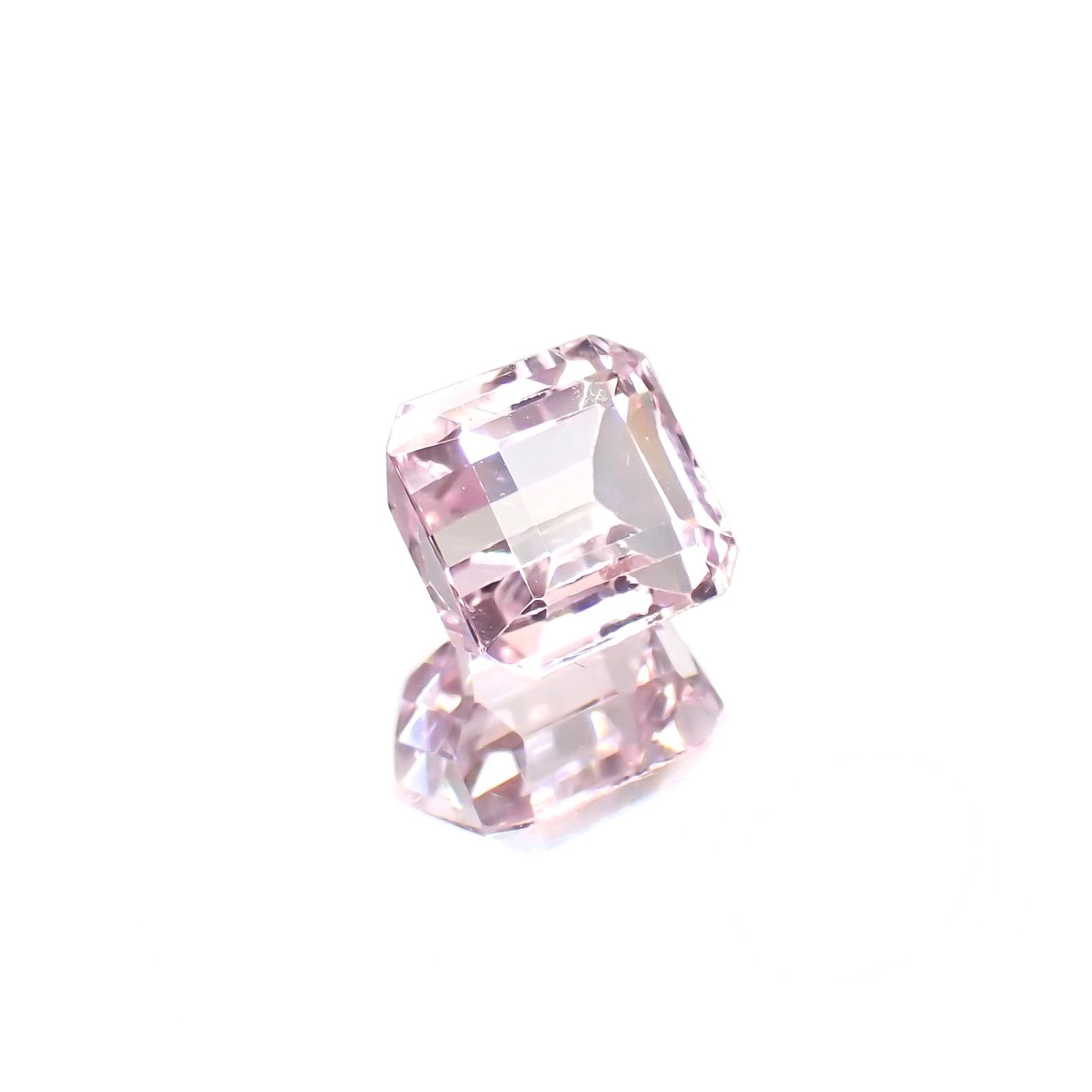 クンツァイト(宝石名クンツァイト)アフガニスタン産 識別済 4.04ct