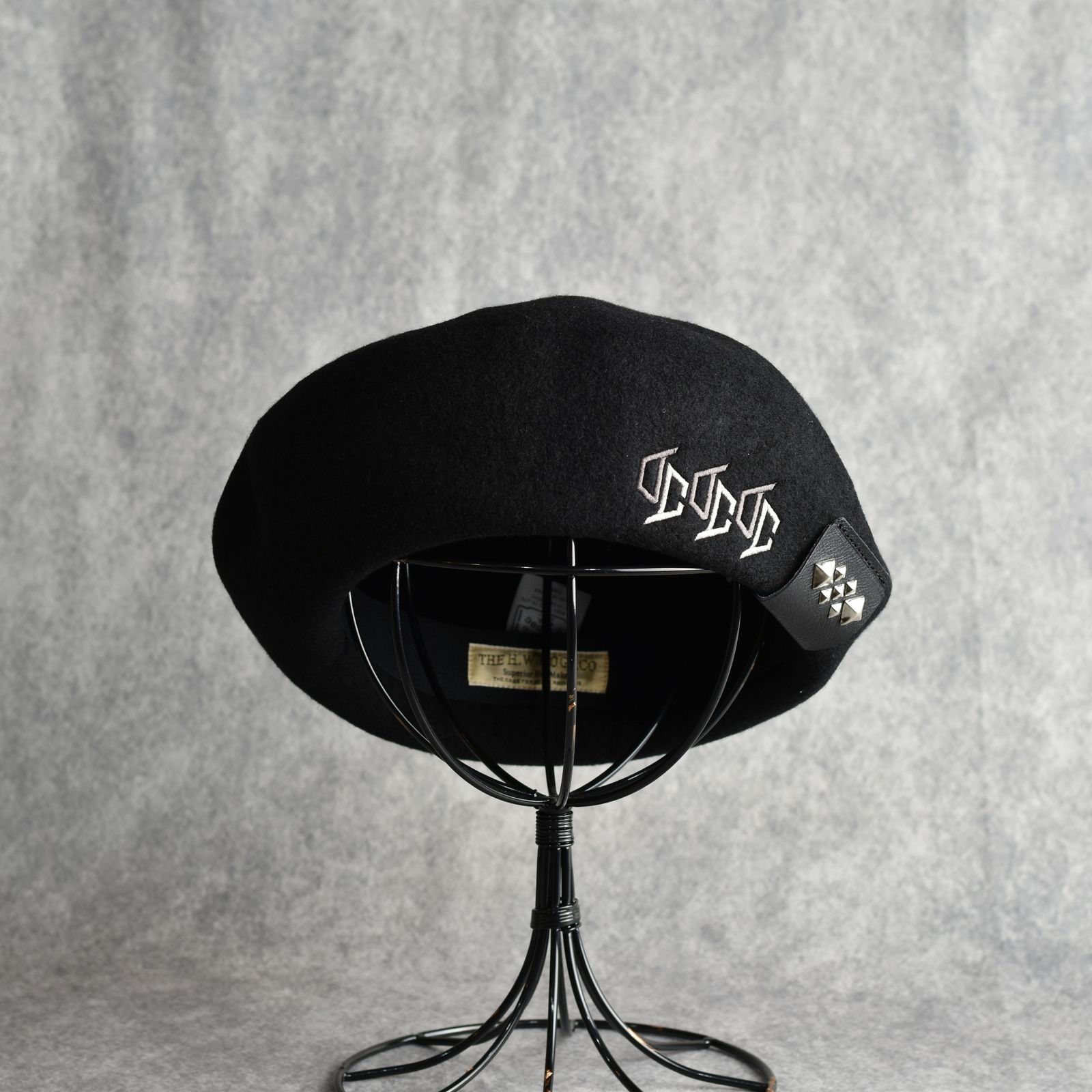 CALEE - × THE H.W.DOG&CO. EMBROIDERY WOOL BERET (BLACK) / ザ