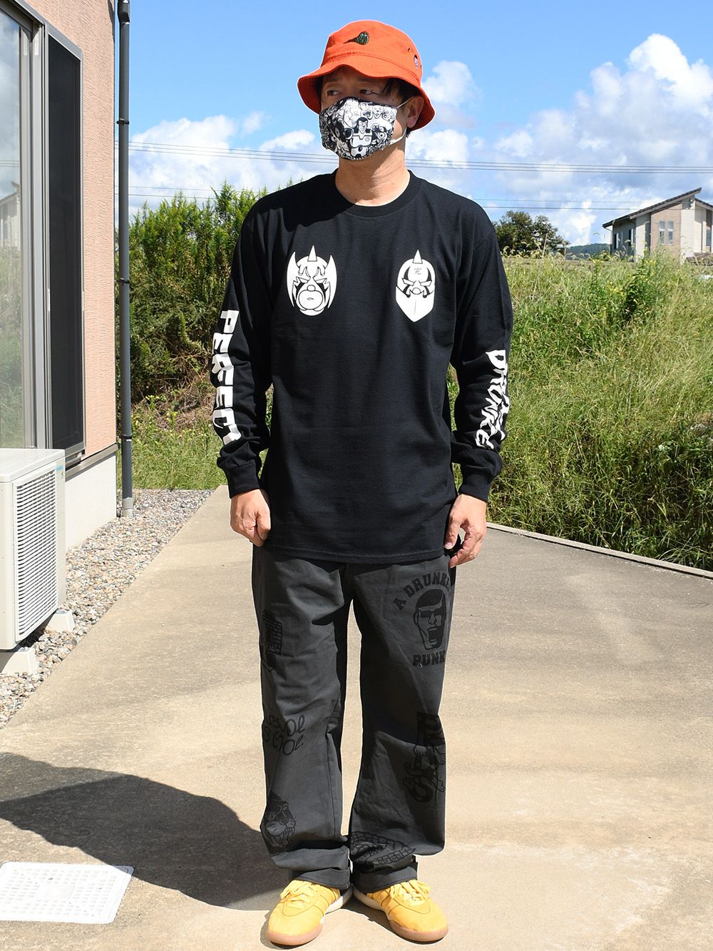 PUNK DRUNKERS - プリントいっぱいチノパン | DOLL