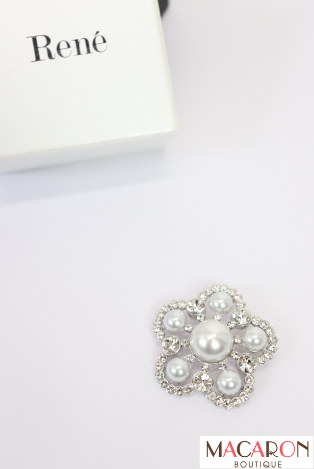 Rene（ルネ） ラインストーンパールブローチ