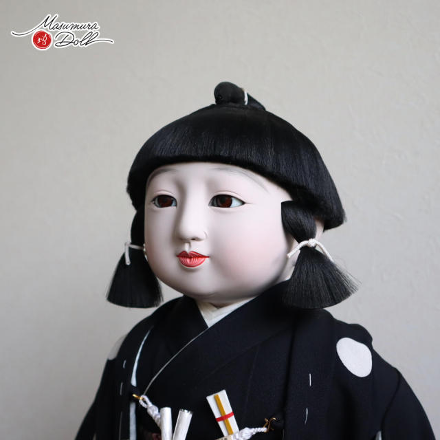 元賀章介作 15号(尺五) 頭師：松乾斎東光 桐塑 本頭 手刺繍 宝づくし