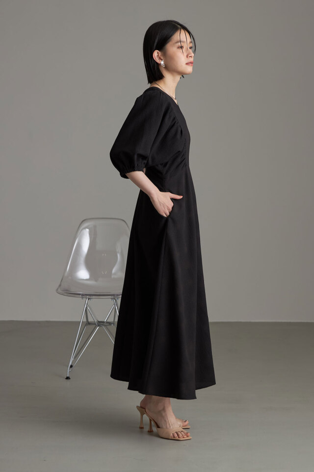 ギャザースリーブリップルワンピース