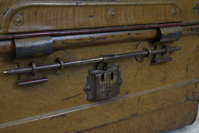 スチールボックス トランク アンティーク イギリス製 ち9-1