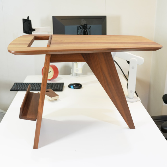 アントステラ マガジンスタンド付きテーブル アントステラ マガジン