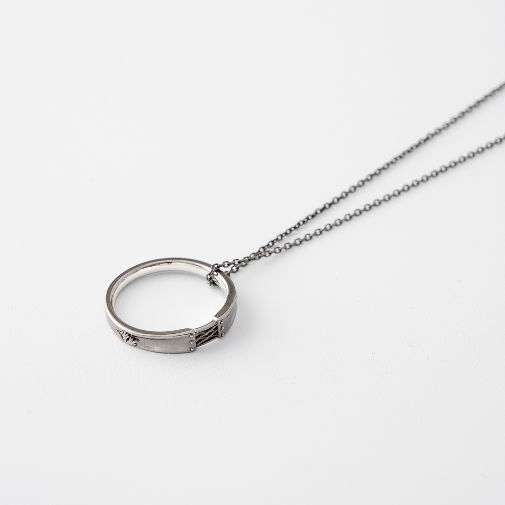 WHITE ALBUM2 リングネックレス Kazusa シルバー（ブラックコーティング）