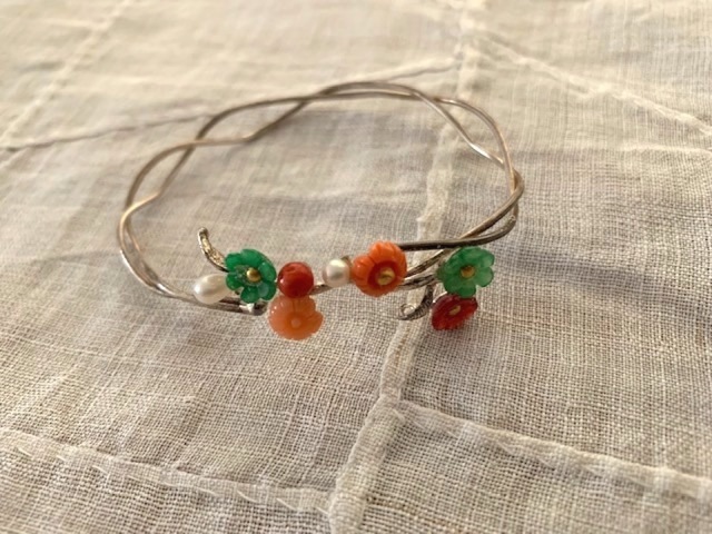 珊瑚 翡翠 サンゴ ヒスイ レトロブローチ M488 珊瑚 翡翠 サンゴ