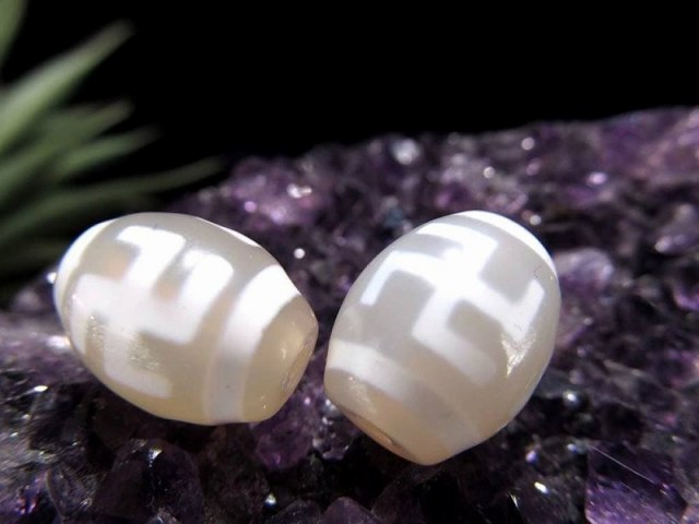 純真ホワイトカラー 卍天珠 まんじてんじゅ 縦サイズ:約15mm 1個売り