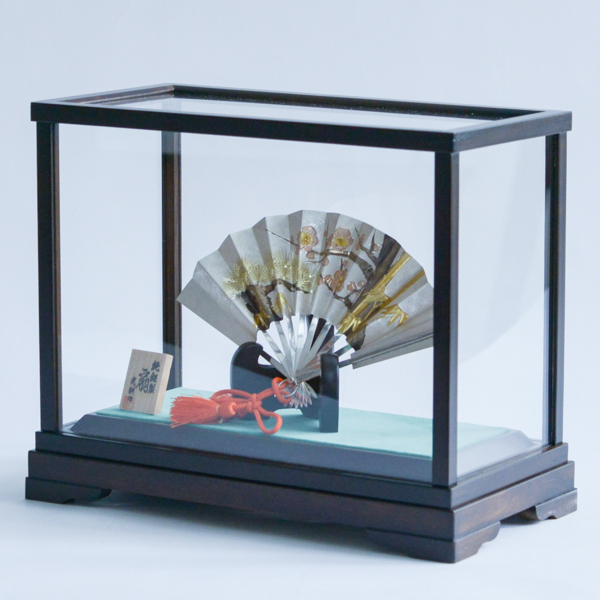 竹に末広】扇子 飾り 吉祥 置物 インテリア ガラスケース 金色 銀色