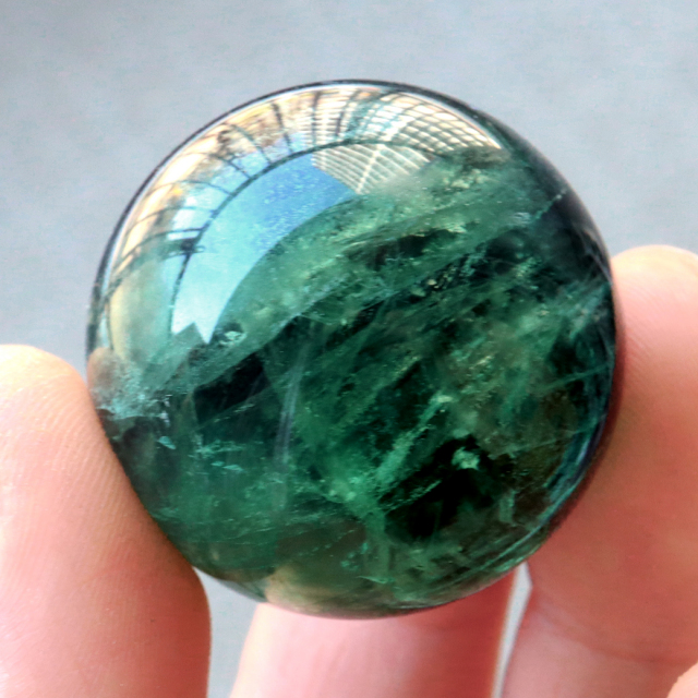 虹入りハニーゴールデンカルサイト 丸玉 スフィア 3Kg 木製台座付き