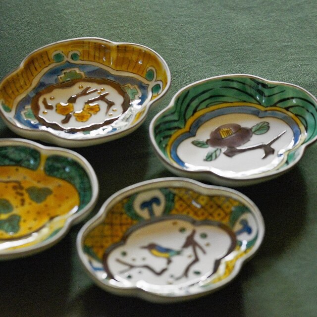 九谷焼 九谷美陶園造 色絵 龍文盤 飾皿 皿立付 共箱 V 8631 【公式通販】