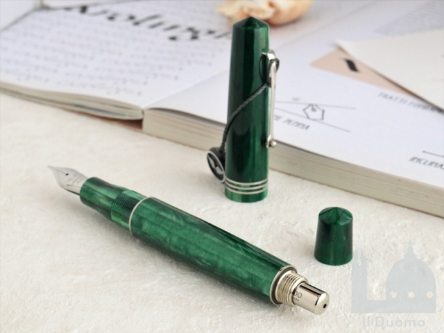 レオナルド モーメントゼロ グリーンアルガ 万年筆 （ゴールド