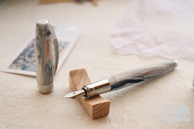 ビスコンティ ヴァン・ゴッホコレクション 農婦のいる古い葡萄畑