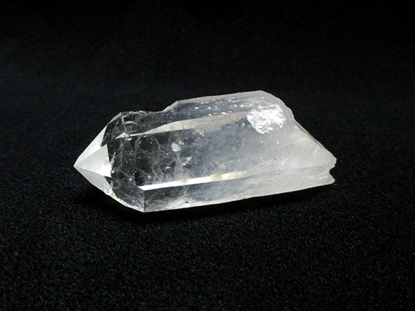 チタニウムインクォーツ（パスウェイクォーツ）原石 コロンビア産 水晶