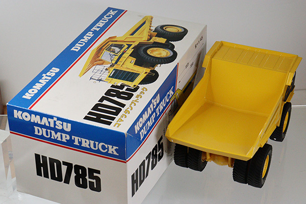 ミニカーショップ ケンボックス シンセイコマツダンプトラック HD785※1