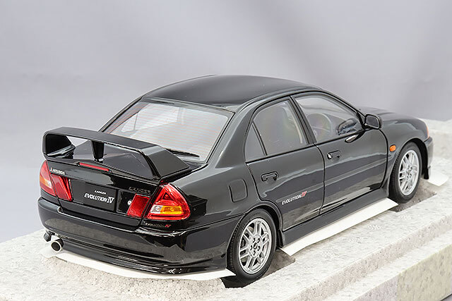 MOTORHELIX 1/18 三菱 ランサー エボリューション IV ピレネーブラック