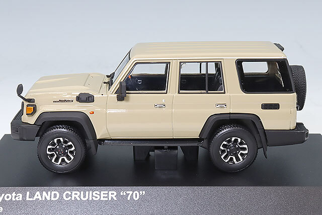 絶版 チョロQ タカラトミー Q-13 トヨタ ランクル70 #2 Amazon