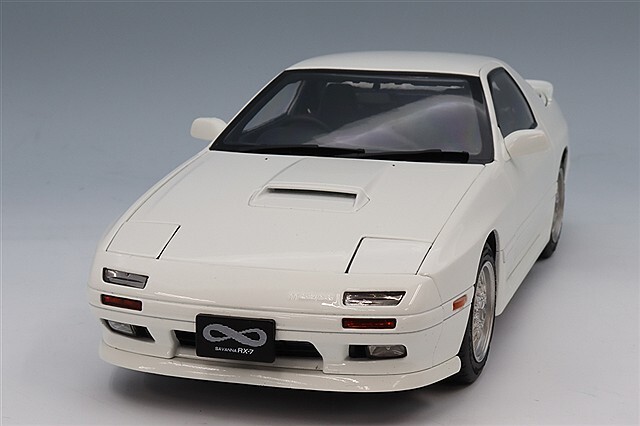 WHELART 1/18 マツダ サバンナ RX-7 (FC) アンフィニ ホワイト 右ハンドル