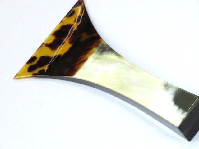 希少品 津軽三味線 鼈甲バチ 黒水牛 津軽三味線用撥（鼈甲一枚物黒水牛