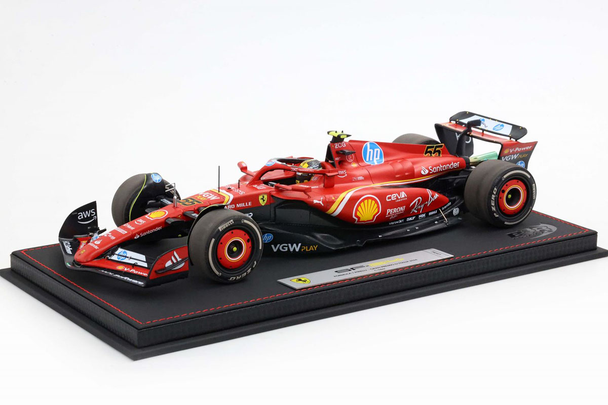 Ferrari F2004 1/18 ミニカー ディスプレイケース付き2台 Ferrari