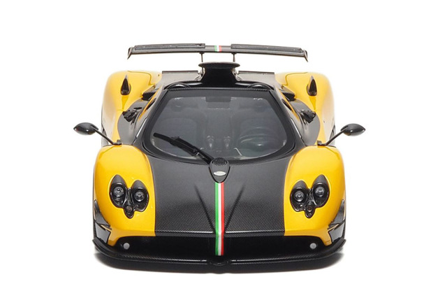 予約商品 ** BBR - Almost Real 1/18 Pagani Zonda Cinque Roadster