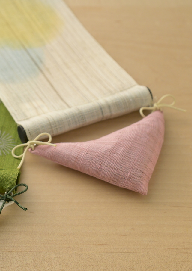 手染め麻細タペ掛け香「虹の雫」 [京都洛柿庵オンラインショップ]