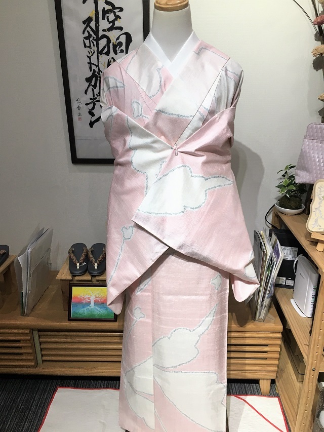 塩沢紬 大胆な揚羽蝶が個性豊かなお洒落さを演出｜着物セレクト専門店